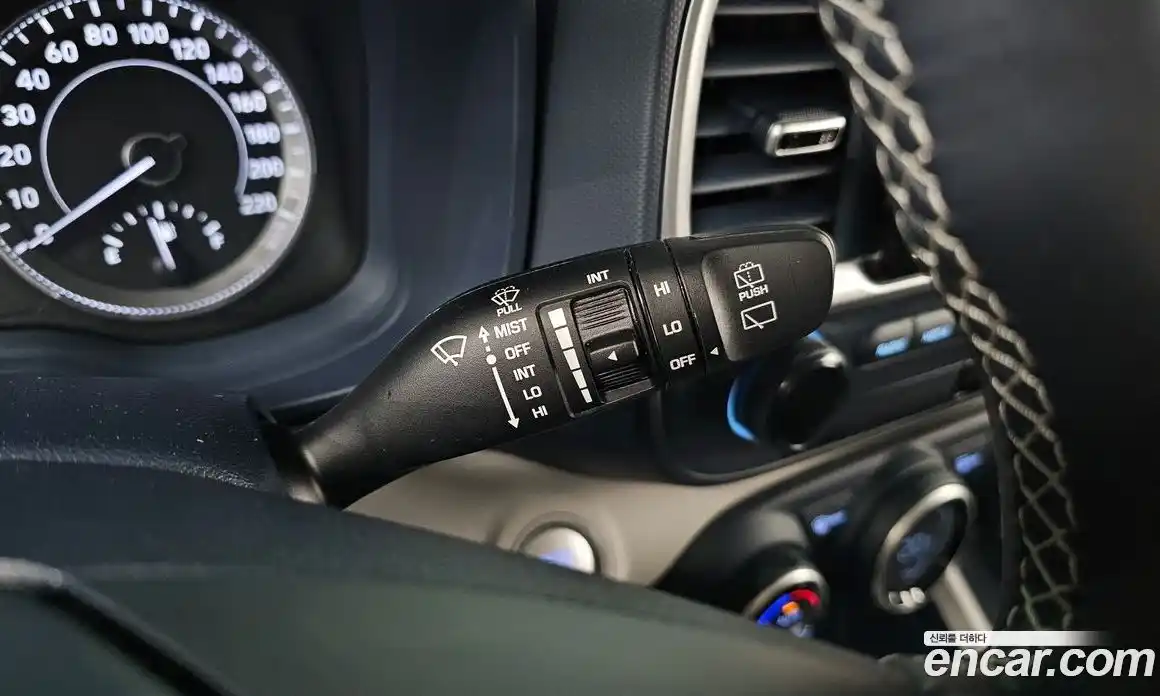 Hyundai Venue 2021 1.6 автомат (гидро), фото 28