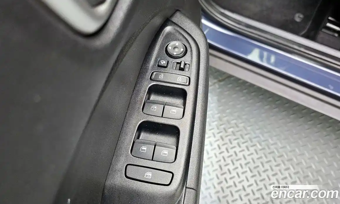 Hyundai Venue 2019 1.6 автомат (гидро), фото 23