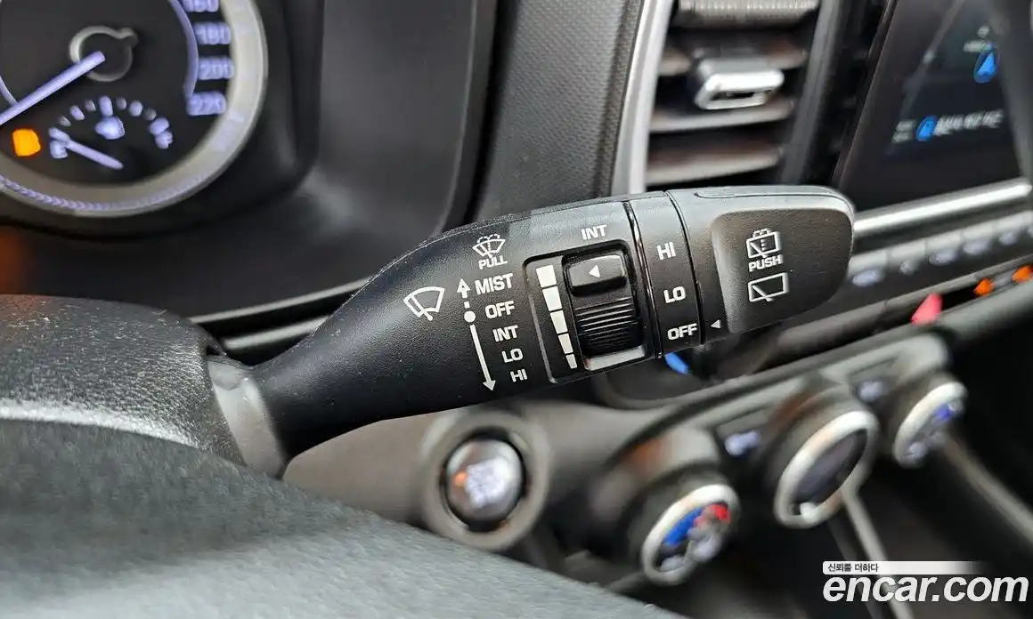 Hyundai Venue 2019 1.6 автомат (гидро), фото 25