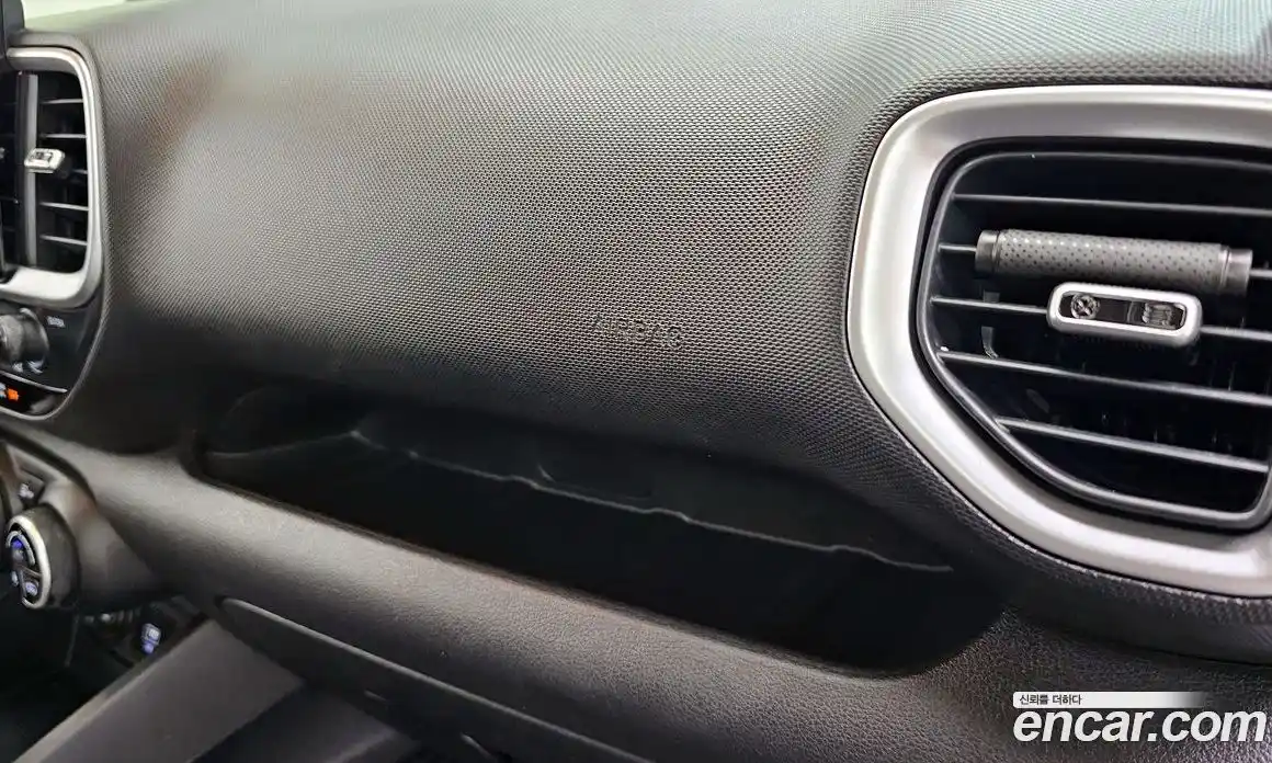 Hyundai Venue 2019 1.6 автомат (гидро), фото 28