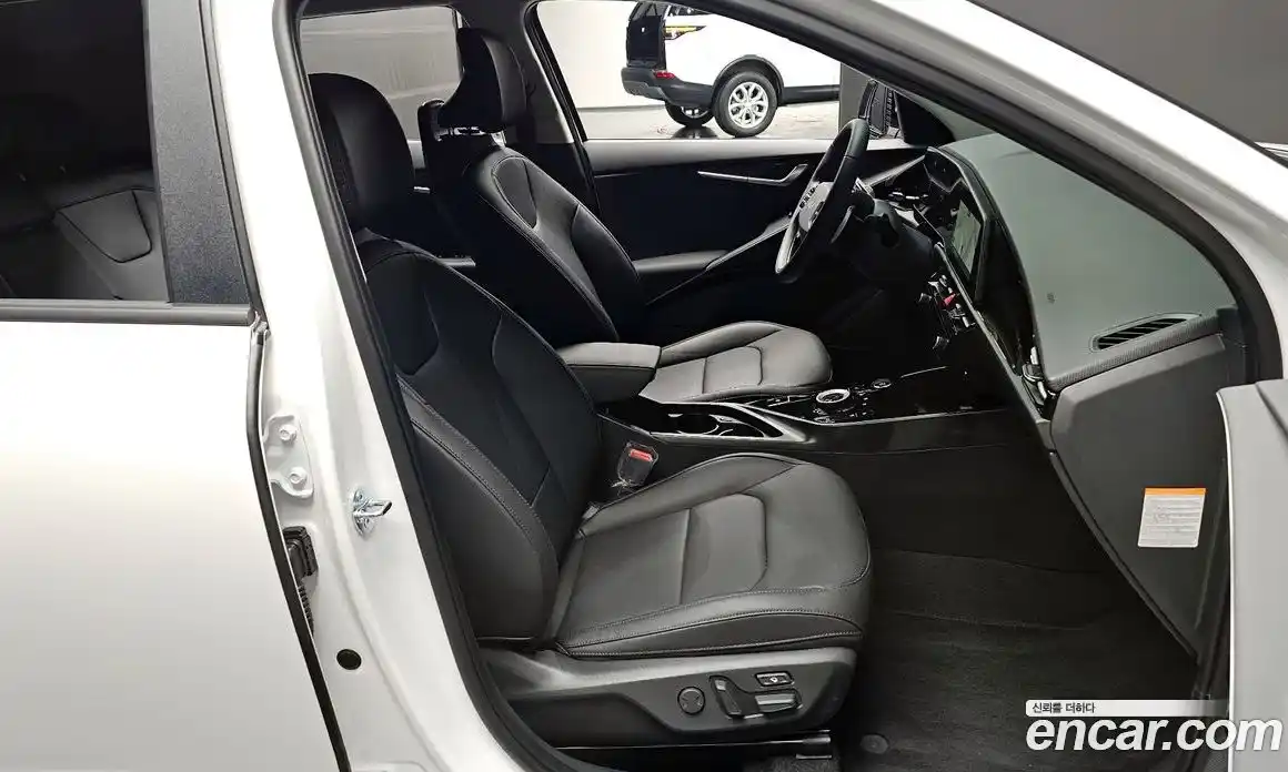 Kia Niro 2025 1.6 автомат (гидро), фото 13