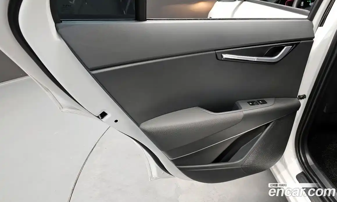 Kia Niro 2025 1.6 автомат (гидро), фото 15