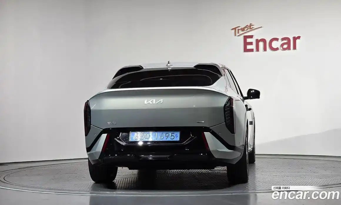 Kia EV4 2025 0.2 автомат (гидро), фото 4