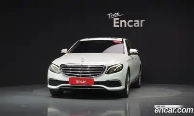 Mercedes-Benz E-Class 2017 2.0 автомат (гидро), миниатюра 2