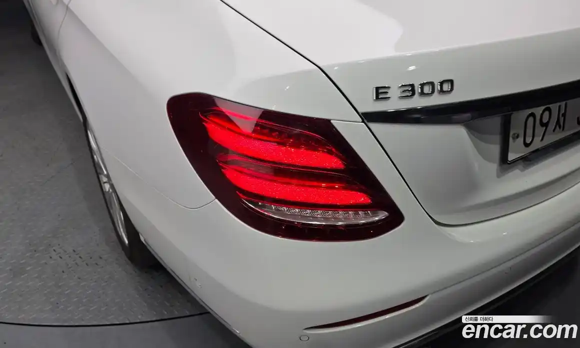 Mercedes-Benz E-Class 2017 2.0 автомат (гидро), фото 8