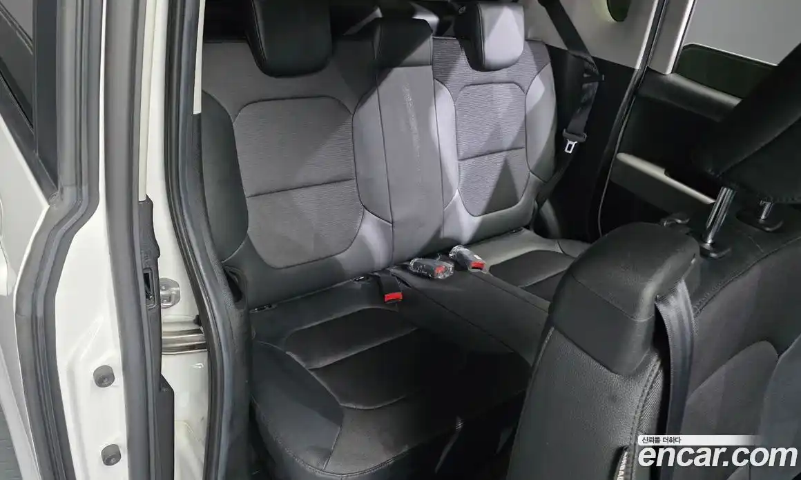 Kia Ray 2022 1.0 автомат (гидро), фото 16