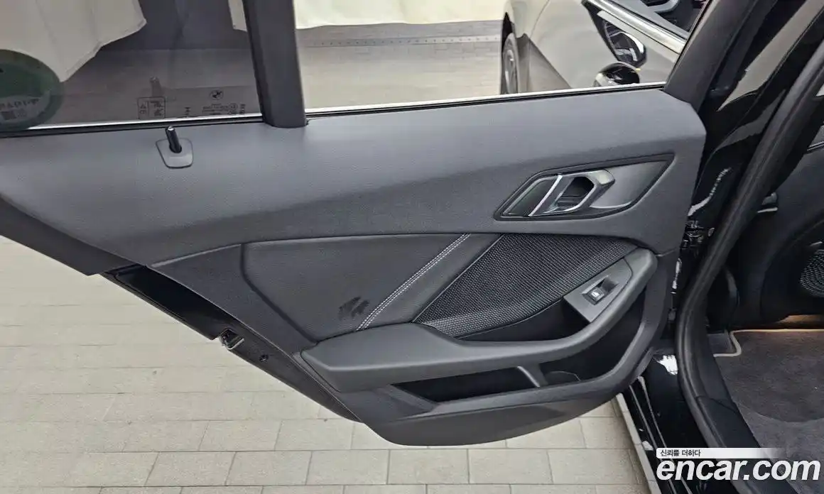 BMW 1 серия 2023 2.0 автомат (гидро), фото 15