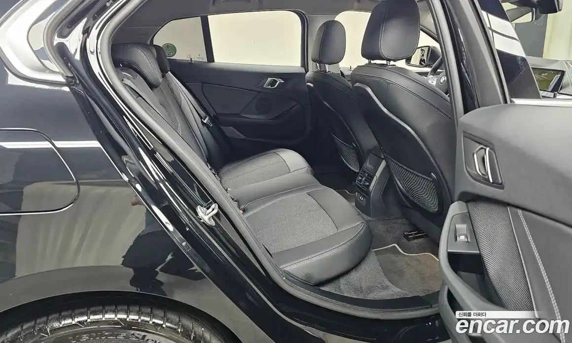 BMW 1 серия 2023 2.0 автомат (гидро), фото 17