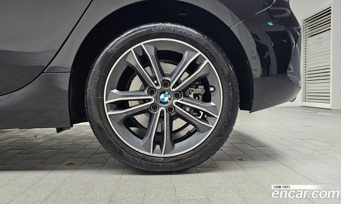 BMW 1 серия 2023 2.0 автомат (гидро), фото 7