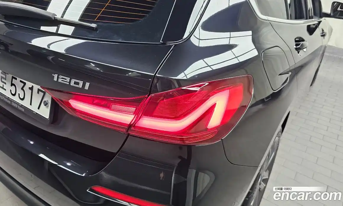 BMW 1 серия 2023 2.0 автомат (гидро), фото 9