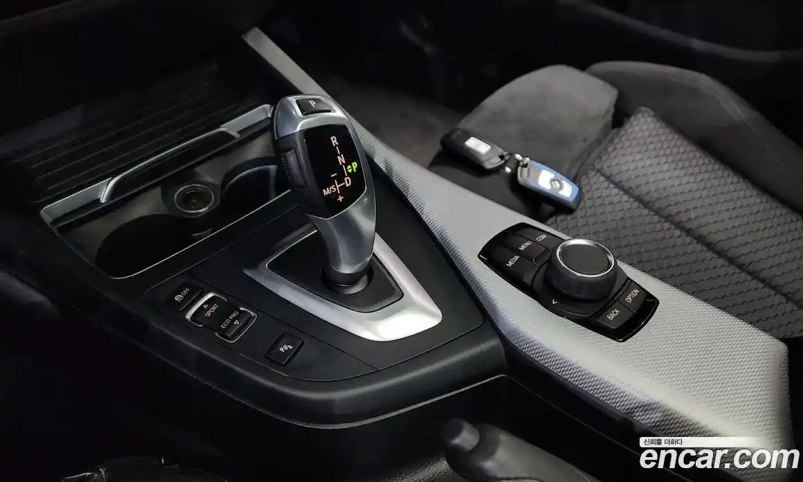 BMW 1 серия 2018 2.0 автомат (гидро), фото 11