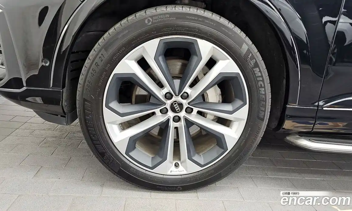 Audi Q7 2022 3.0 автомат (гидро), фото 5