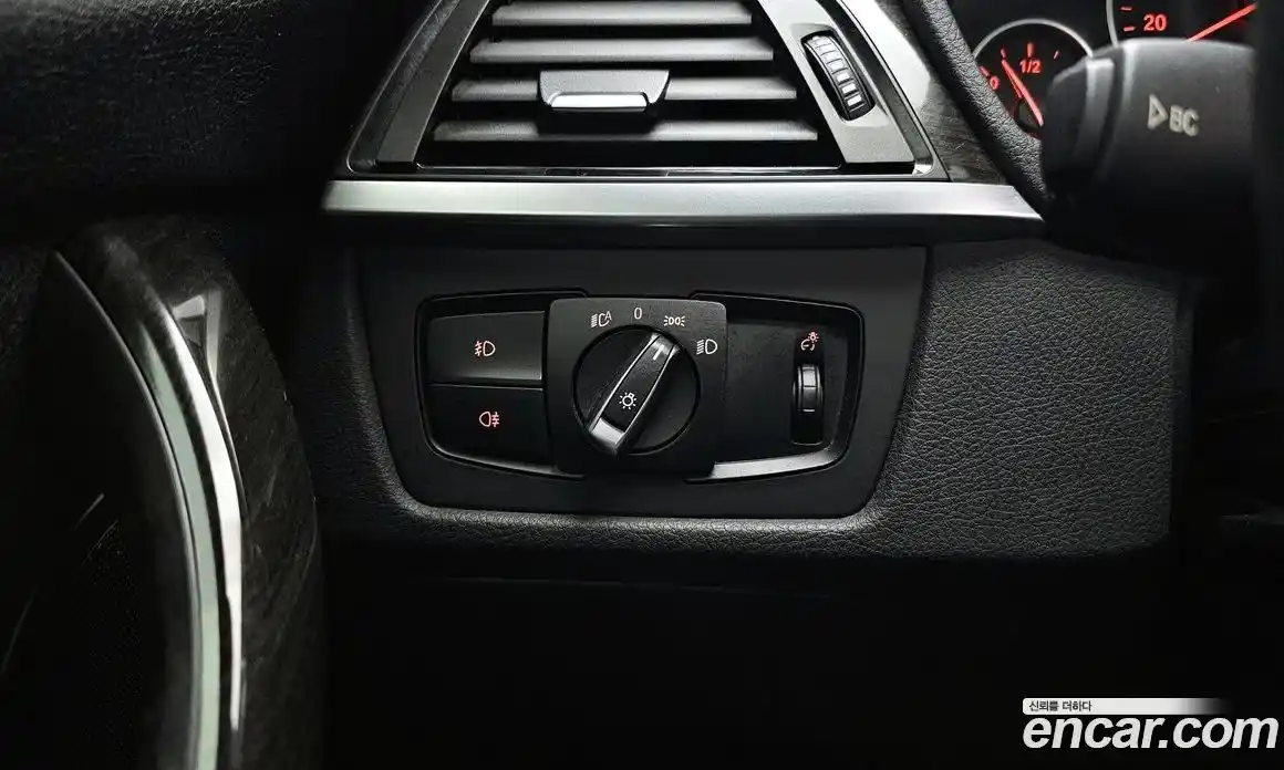 BMW 3 серия 2015 2.0 автомат (гидро), фото 17