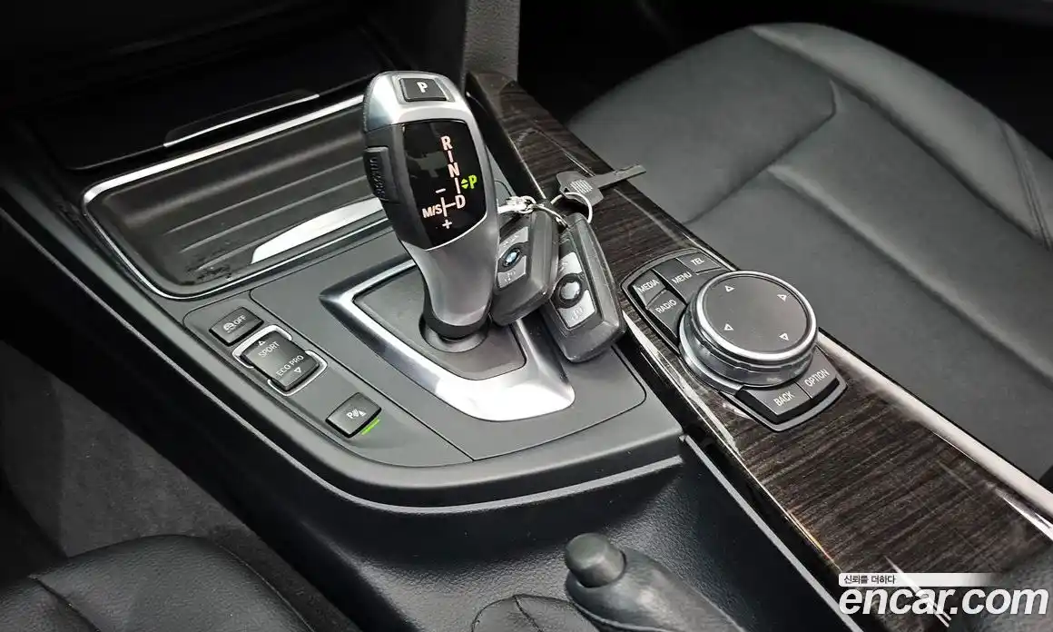 BMW 3 серия 2015 2.0 автомат (гидро), фото 9