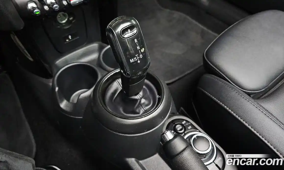 Mini Cooper Convertible 2024 1.5 автомат (гидро), фото 12