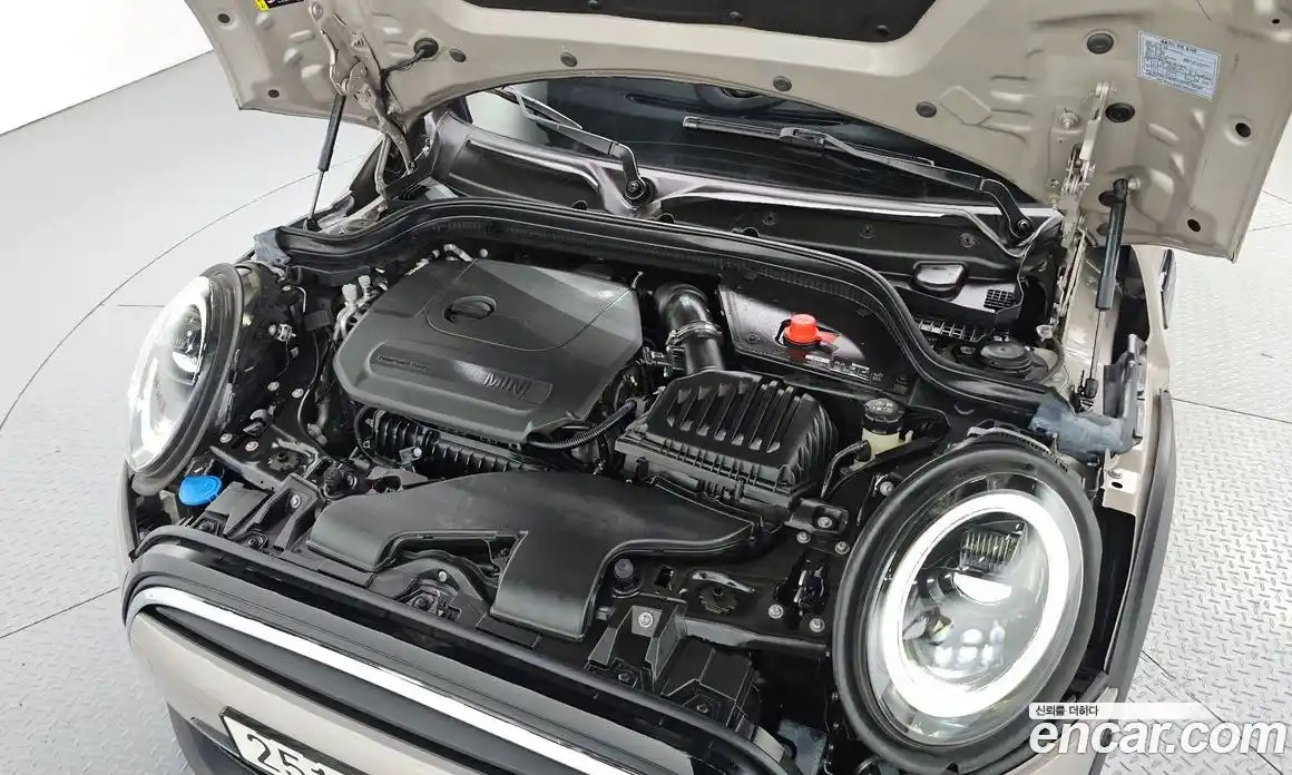 Mini Cooper Convertible 2024 1.5 автомат (гидро), фото 6