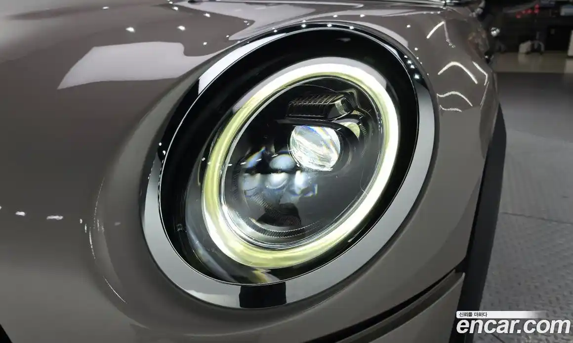 Mini Cooper Convertible 2024 1.5 автомат (гидро), фото 8