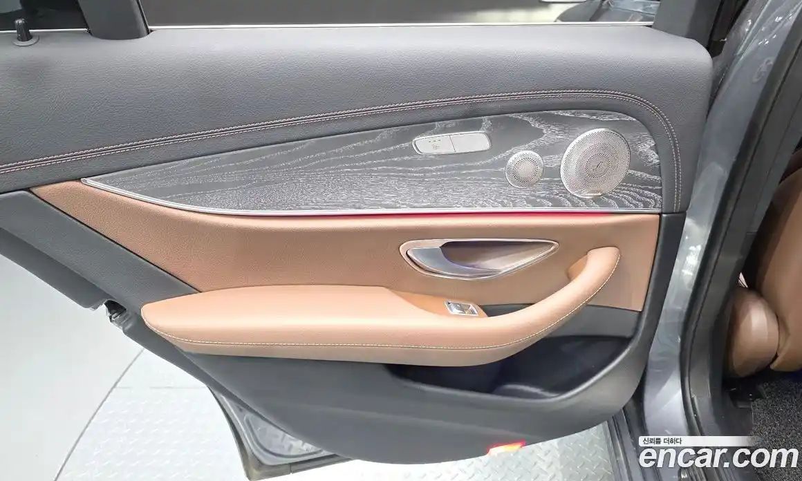 Mercedes-Benz E-Class 2022 2.0 автомат (гидро), фото 15