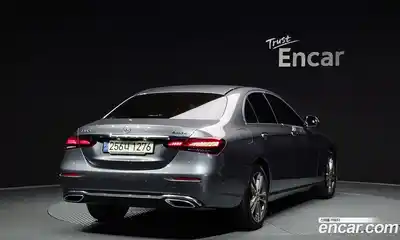 Mercedes-Benz E-Class 2022 2.0 автомат (гидро), миниатюра 2