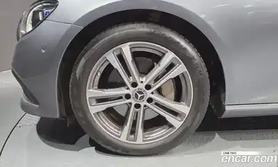 Mercedes-Benz E-Class 2022 2.0 автомат (гидро), миниатюра 5