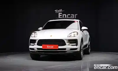 Porsche Macan 2019 2.0 автомат (гидро), миниатюра 3