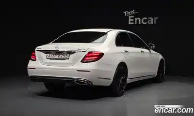 Mercedes-Benz E-Class 2020 2.0 автомат (гидро), миниатюра 2