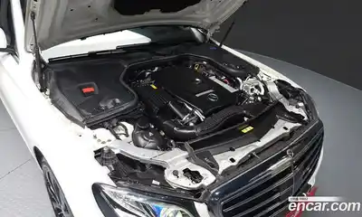 Mercedes-Benz E-Class 2020 2.0 автомат (гидро), миниатюра 6
