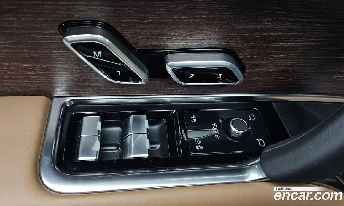 Land Rover Range Rover 2023 4.4 автомат (гидро), фото 28