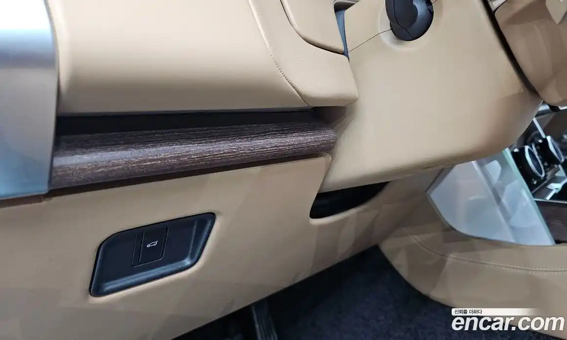Land Rover Range Rover 2023 4.4 автомат (гидро), фото 29