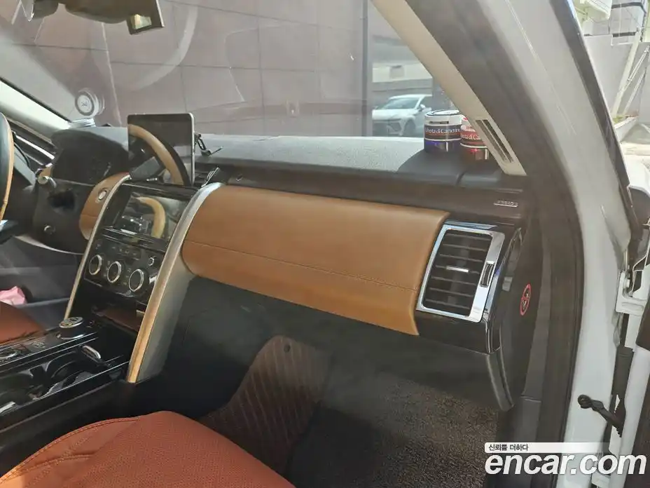Land Rover Discovery 2018 3.0 автомат (гидро), фото 16