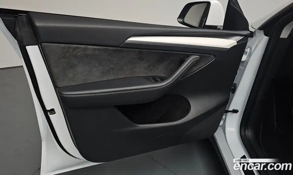 Tesla Model Y 2024 0.2 гидро, фото 13