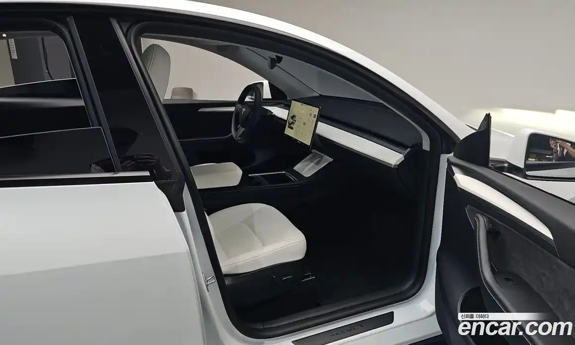Tesla Model Y 2024 0.2 гидро, фото 15