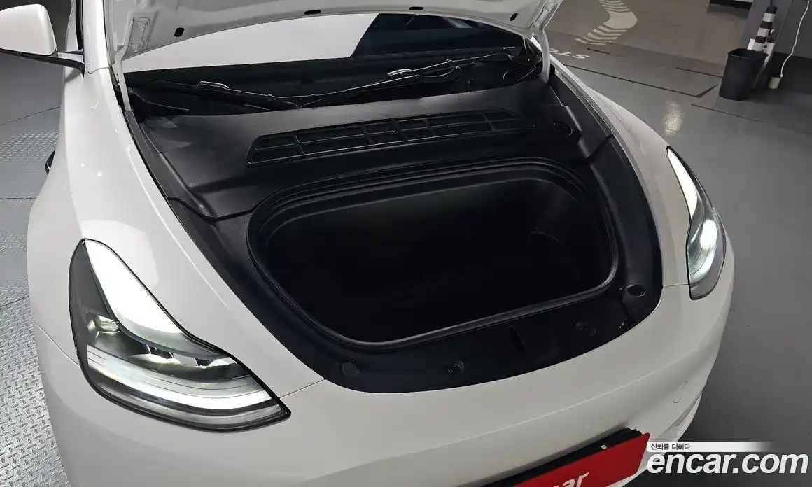 Tesla Model Y 2024 0.2 гидро, фото 5