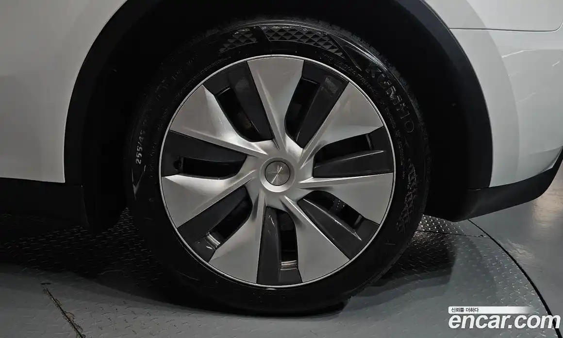 Tesla Model Y 2024 0.2 гидро, фото 6