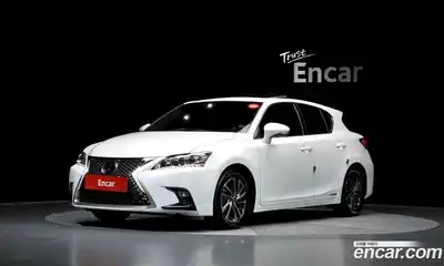 Lexus CT200h