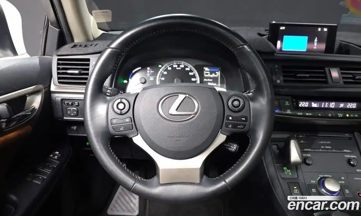 Lexus CT200h 2019 1.8 гидро, фото 13