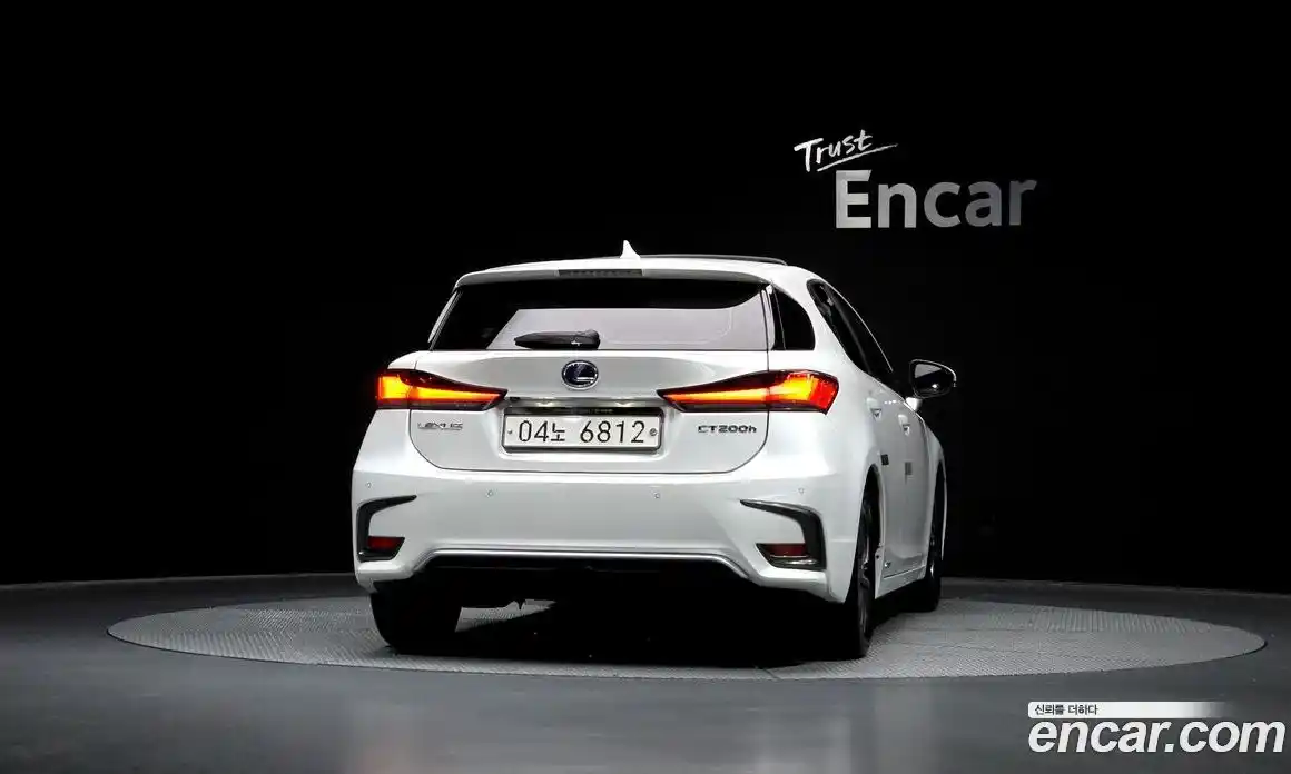 Lexus CT200h 2019 1.8 гидро, фото 4