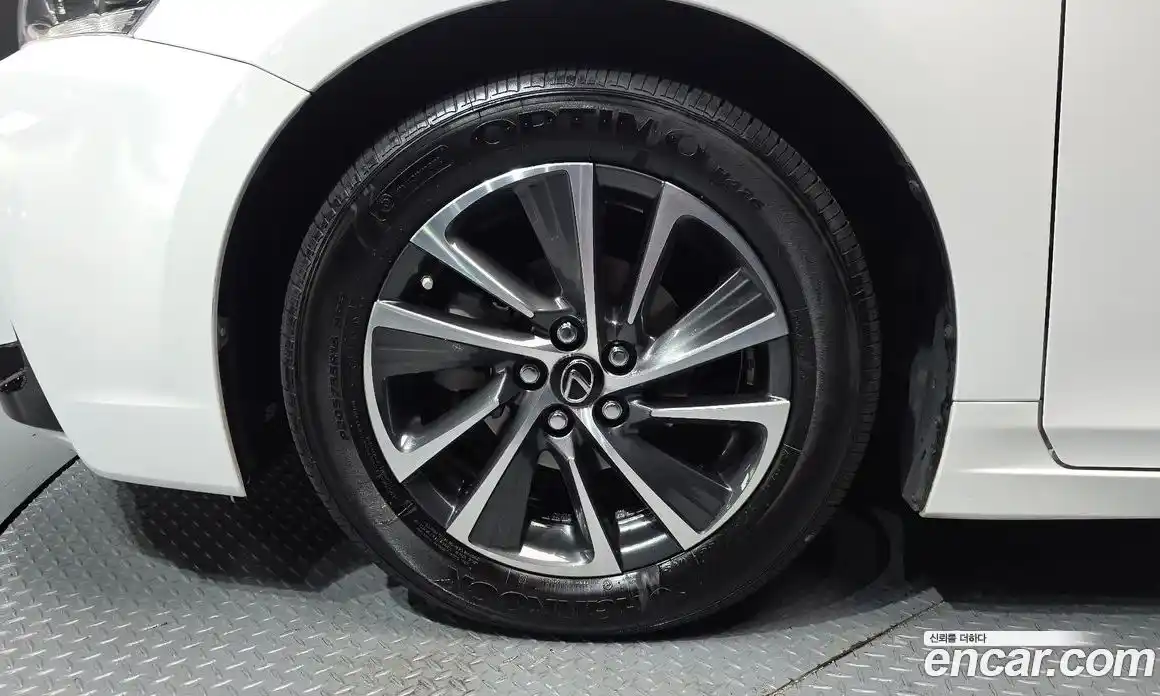 Lexus CT200h 2019 1.8 гидро, фото 5