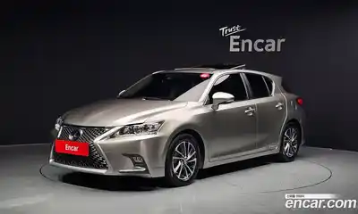 Lexus CT200h