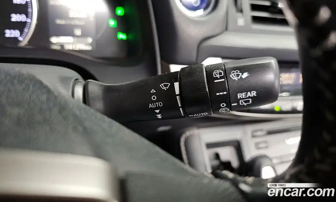 Lexus CT200h 2019 1.8 гидро, фото 15