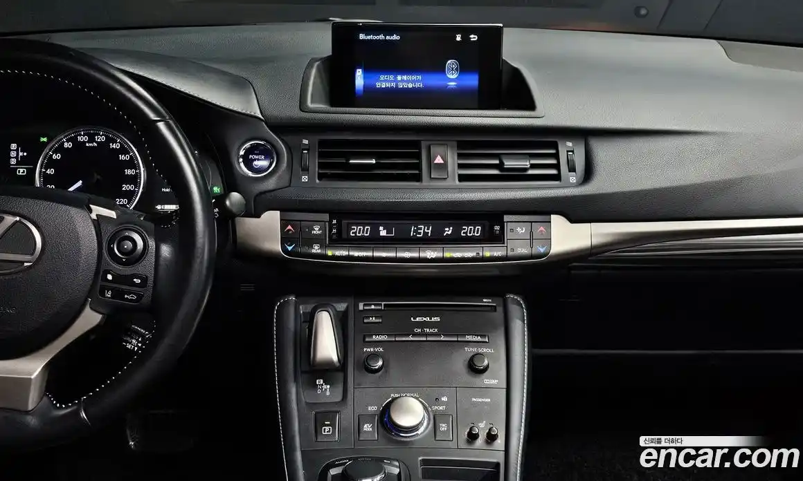 Lexus CT200h 2019 1.8 гидро, фото 16