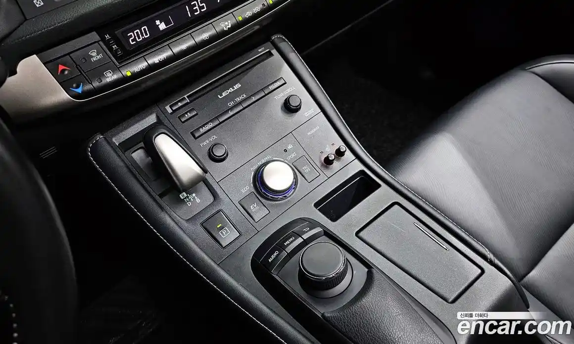 Lexus CT200h 2019 1.8 гидро, фото 9