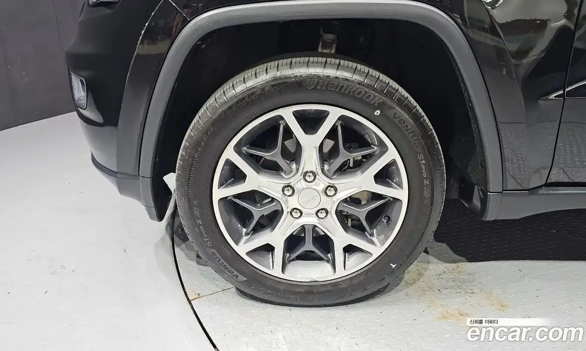 Jeep Cherokee 2019 3.6 автомат (гидро), фото 5
