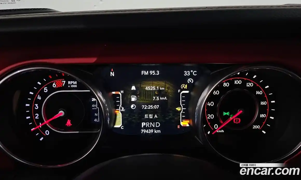 Jeep Wrangler 2018 2.0 автомат (гидро), фото 11