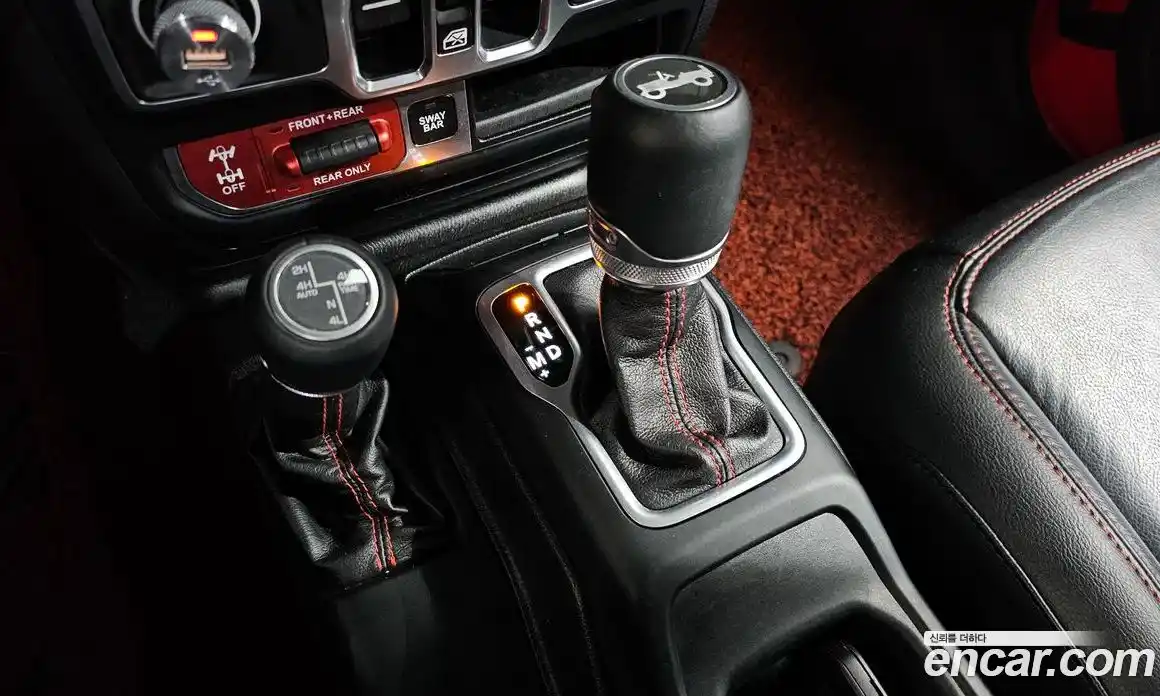Jeep Wrangler 2018 2.0 автомат (гидро), фото 12