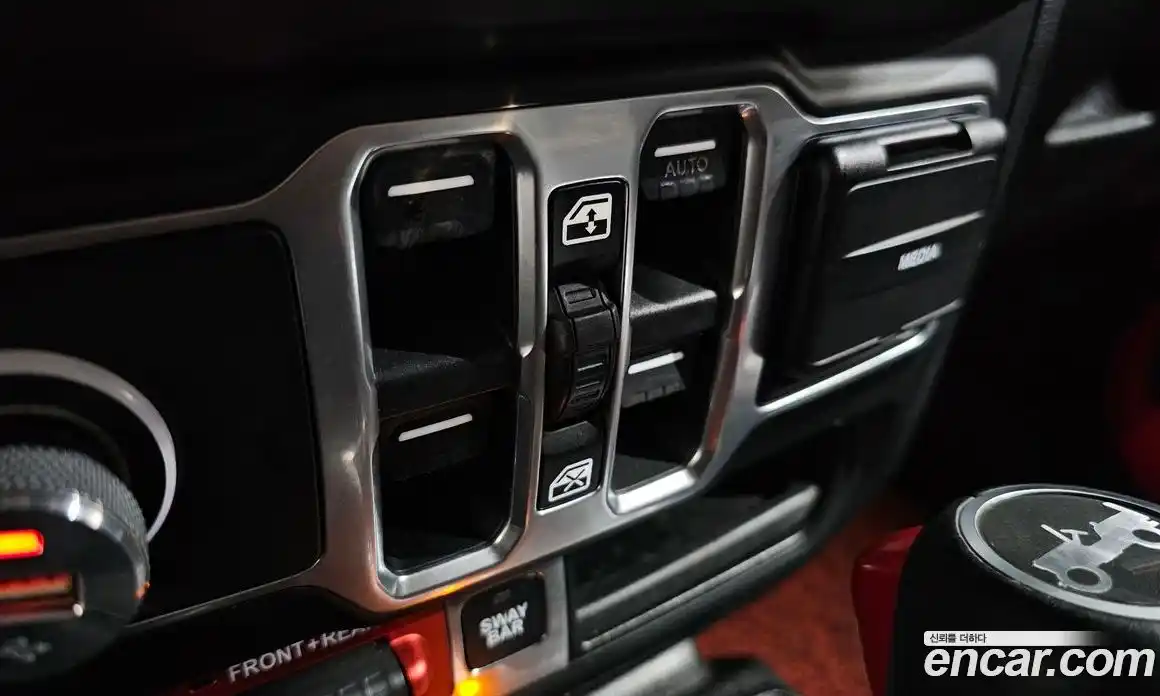 Jeep Wrangler 2018 2.0 автомат (гидро), фото 33