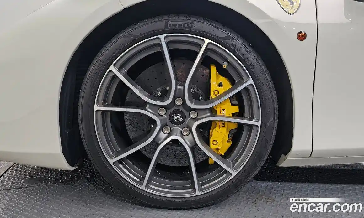Ferrari 488 2017 3.9 автомат (гидро), фото 5