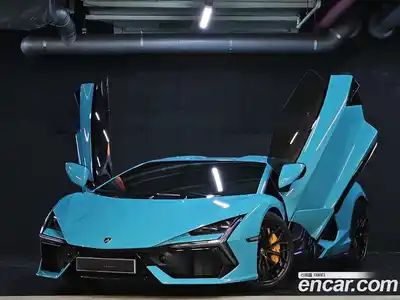 Lamborghini Revuelto
