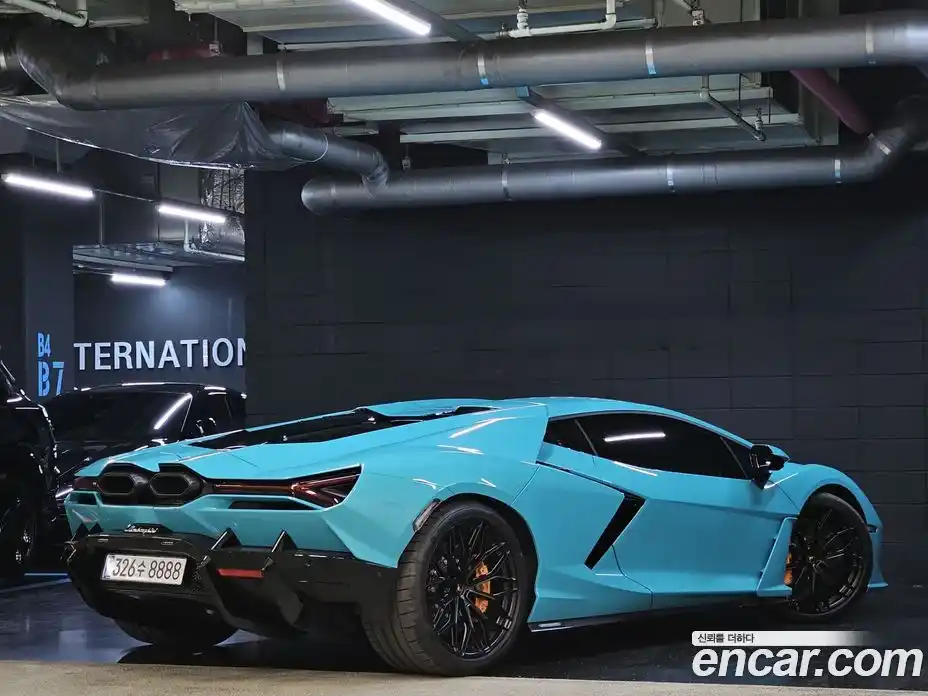 Lamborghini Revuelto 2025 6.5 гидро, фото 5