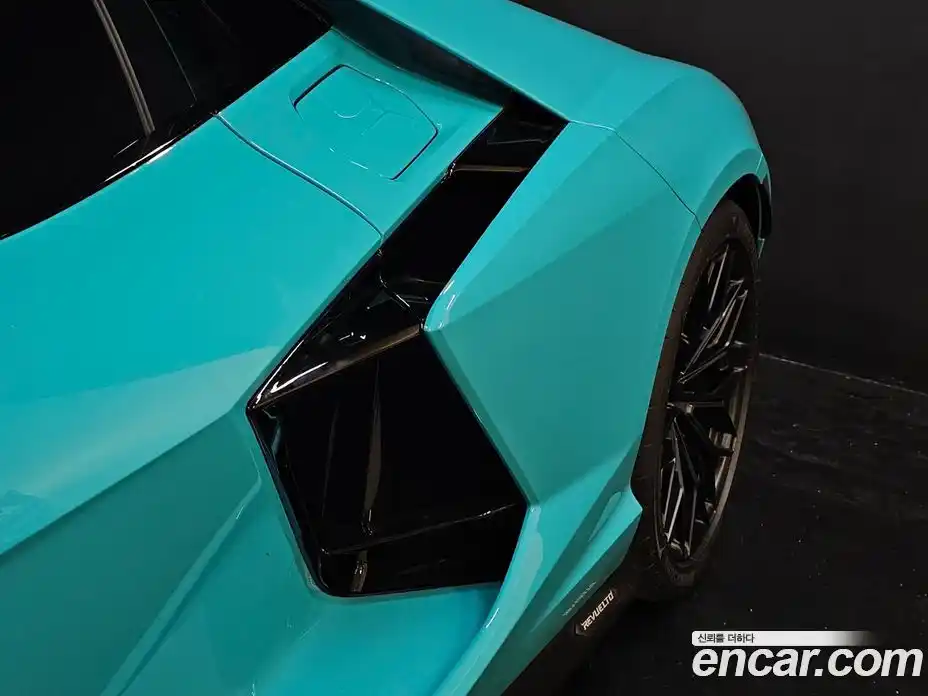 Lamborghini Revuelto 2025 6.5 гидро, фото 7
